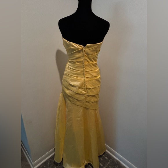 ALEXIA DESIGNS Yellow Long Ruched Strapless Tafetta Prom Formal Dress Small/6 - Picture 5 of 7